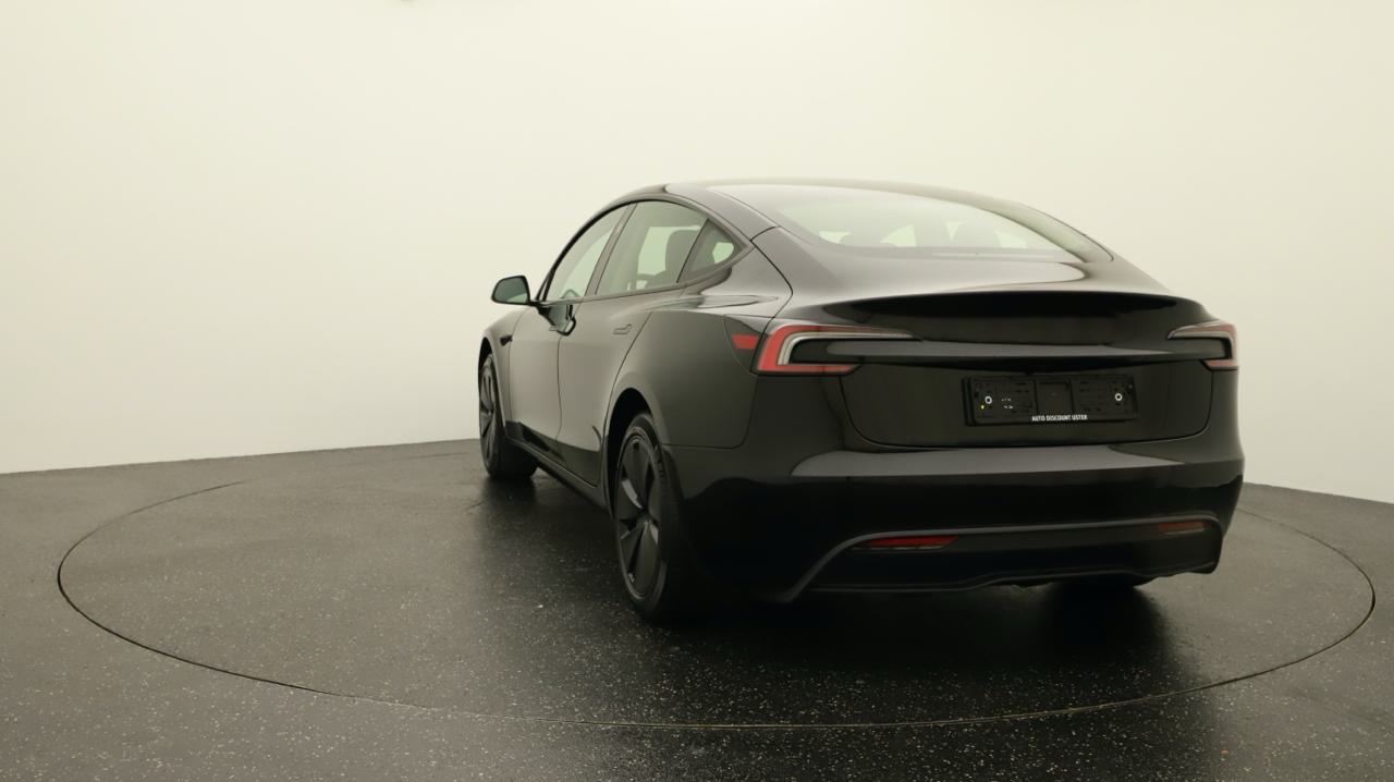 Tesla<br>Model 3 Long Range RWD