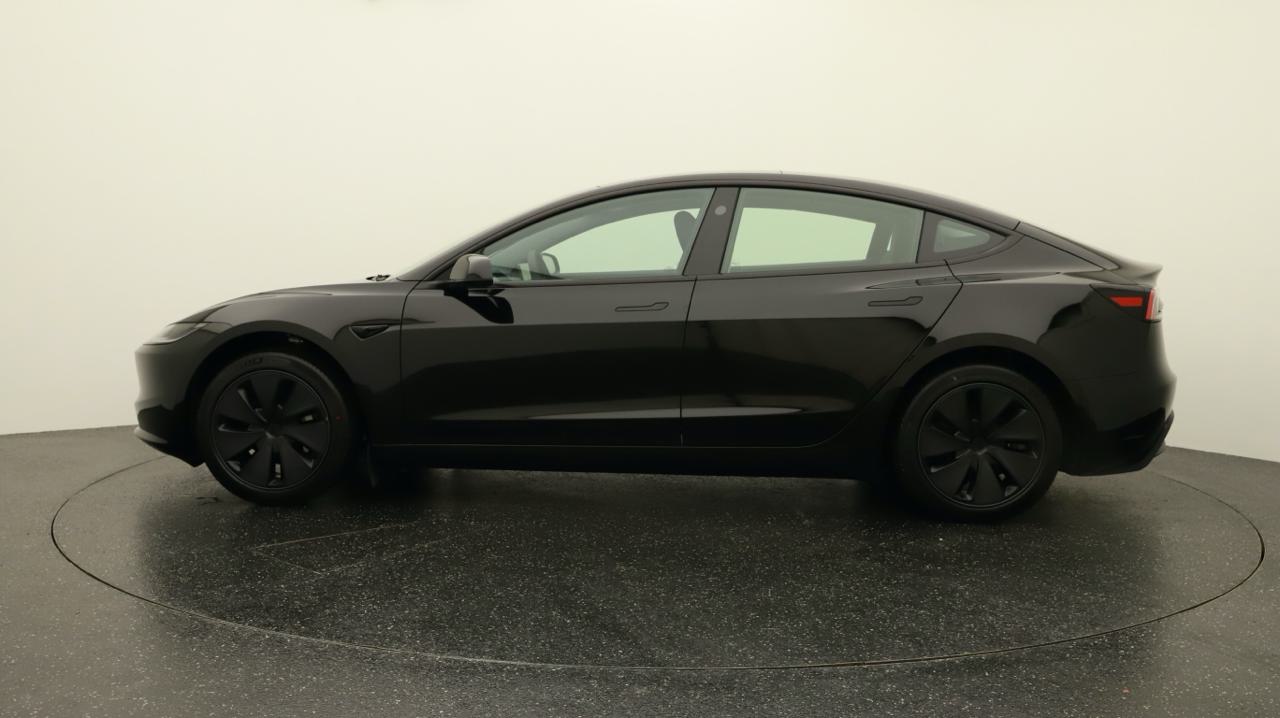 Tesla<br>Model 3 Long Range RWD