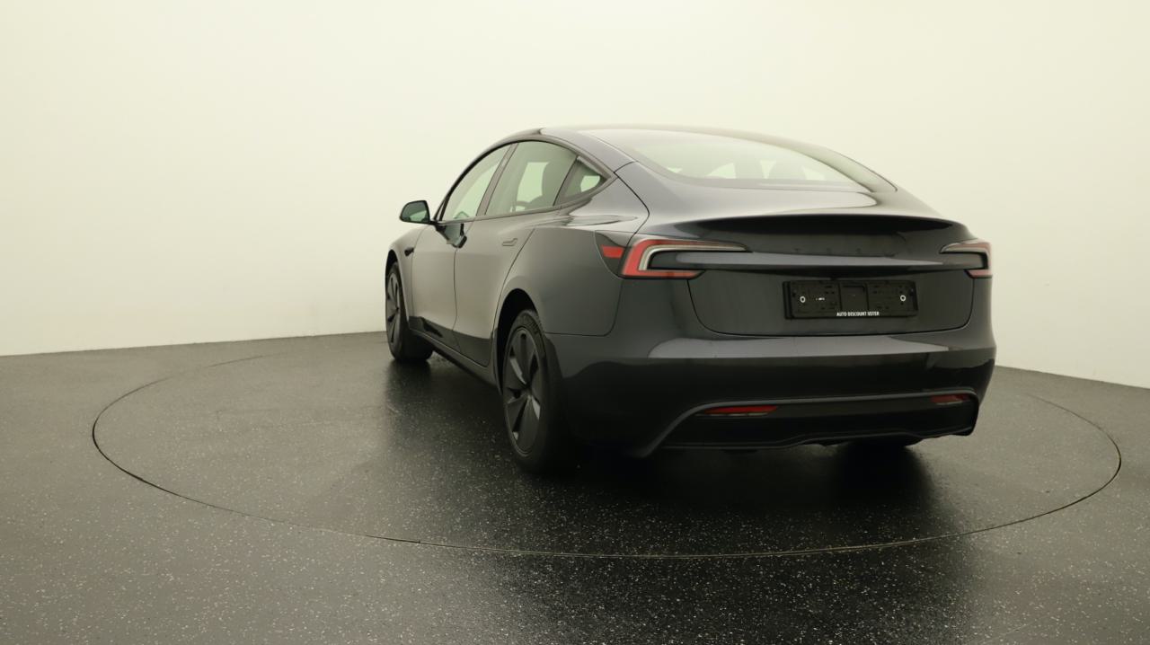 Tesla<br>Model 3 Long Range RWD