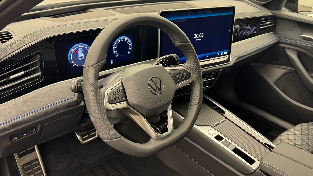 VW<br>Passat Variant 2.0 TDI evo R-Line 4 Motion DSG