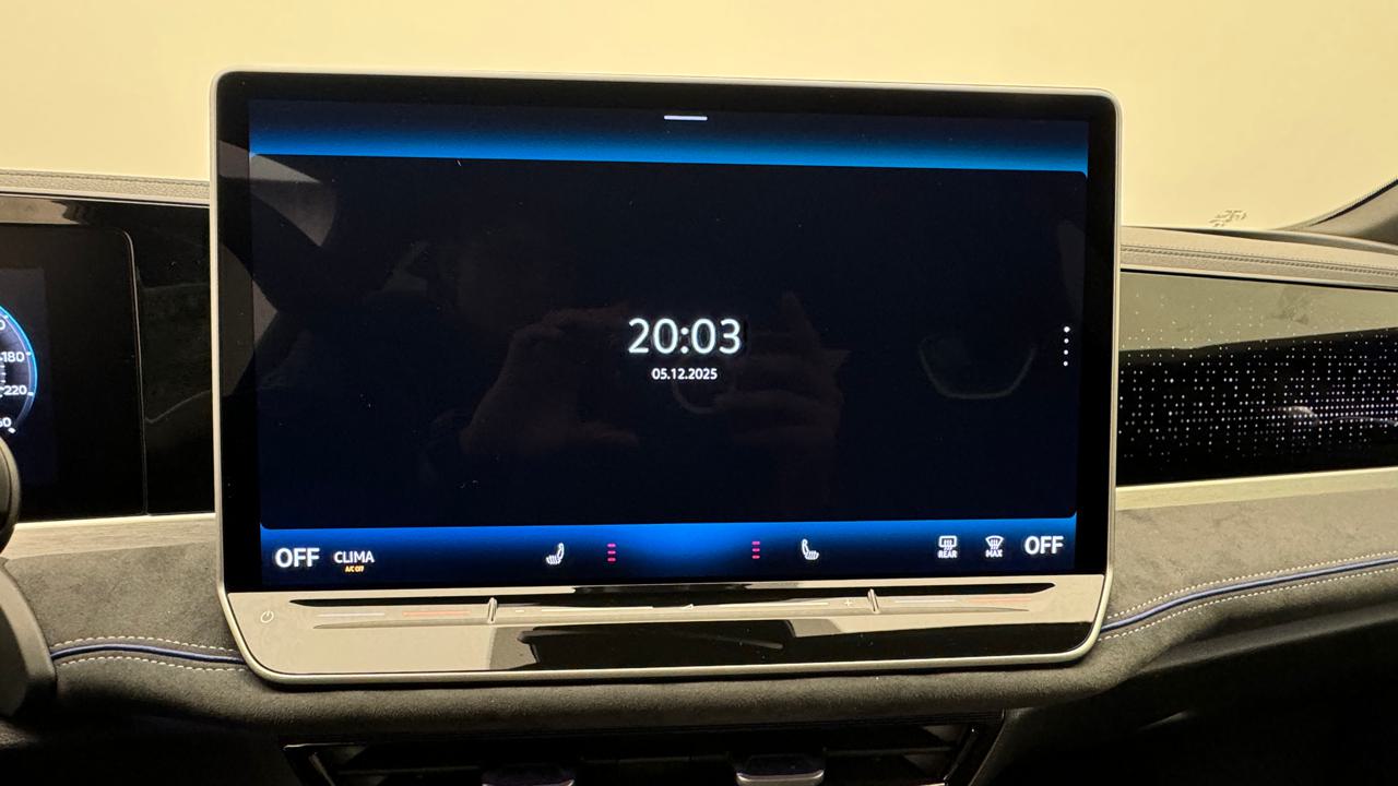 VW<br>Passat Variant 2.0 TDI evo R-Line 4 Motion DSG