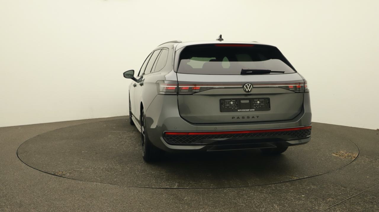 VW<br>Passat Variant 2.0 TSI evo4 R-Line 4 Motion DSG