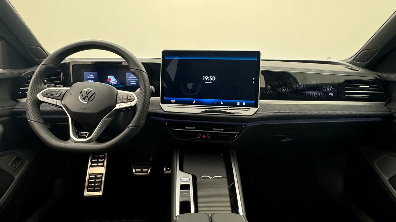 VW<br>Passat Variant 2.0 TSI evo4 R-Line 4 Motion DSG