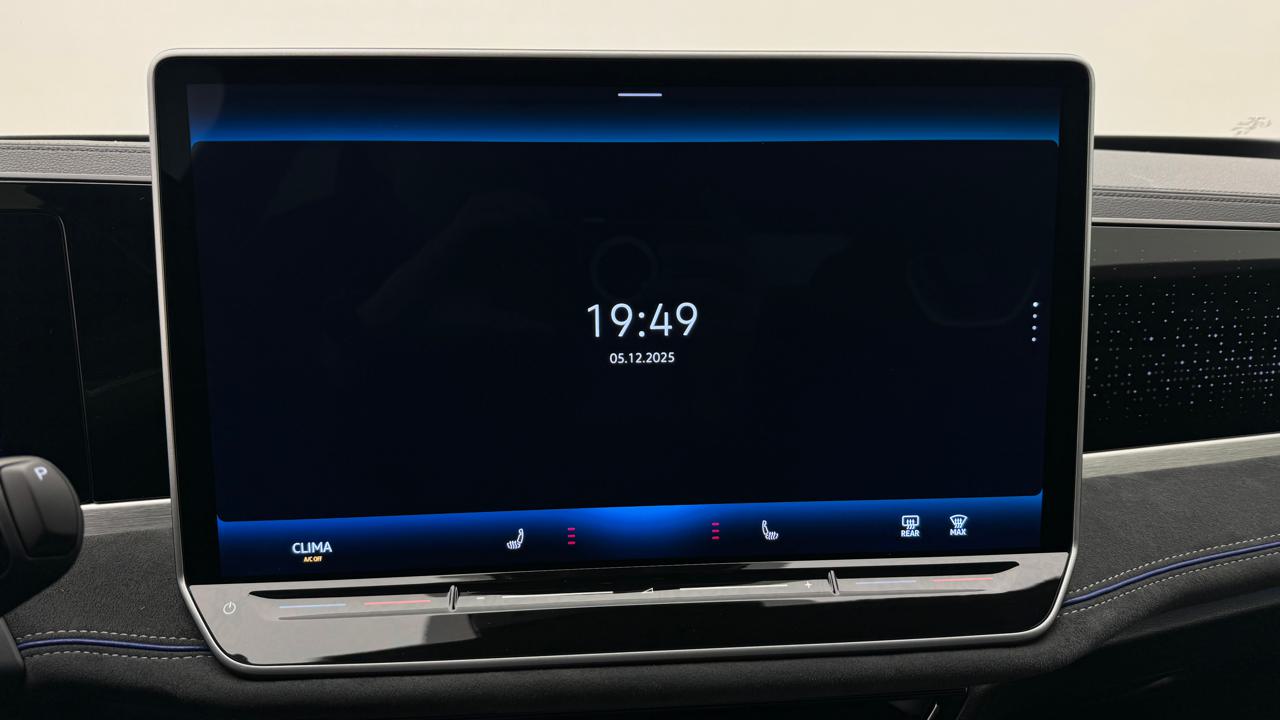 VW<br>Passat Variant 2.0 TSI evo4 R-Line 4 Motion DSG