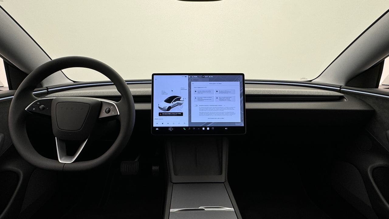 Tesla<br>Model 3 Long Range Dual Motor AWD
