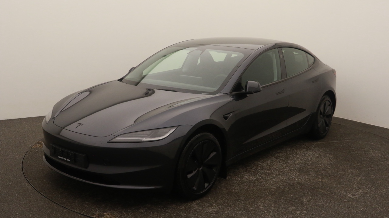 Tesla<br>Model 3 RWD