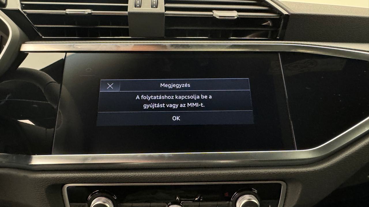 Audi<br>Q3 35 TFSI S line S-tronic