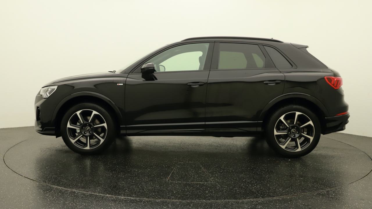 Audi<br>Q3 35 TFSI S line S-tronic