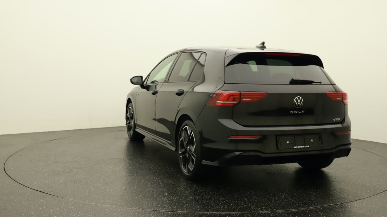VW<br>Golf VIII 1.5 e TSI mHEV R-Line DSG
