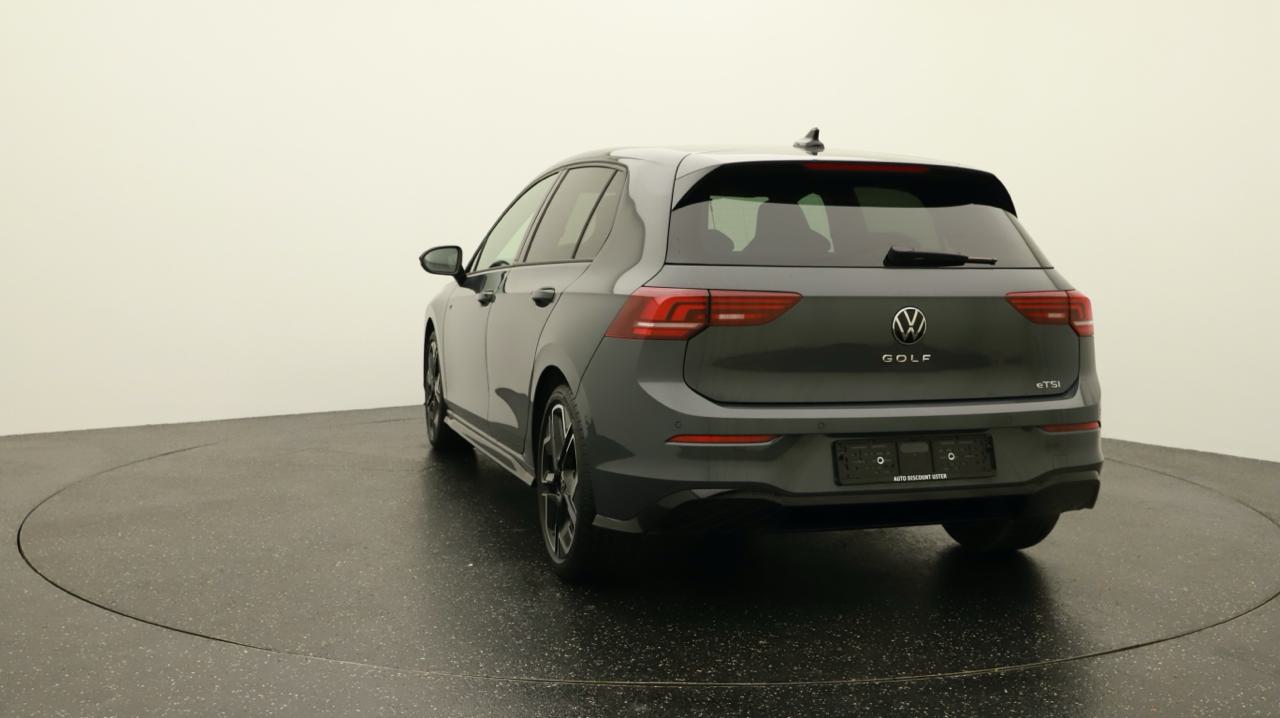VW<br>Golf VIII 1.5 e TSI mHEV R-Line DSG
