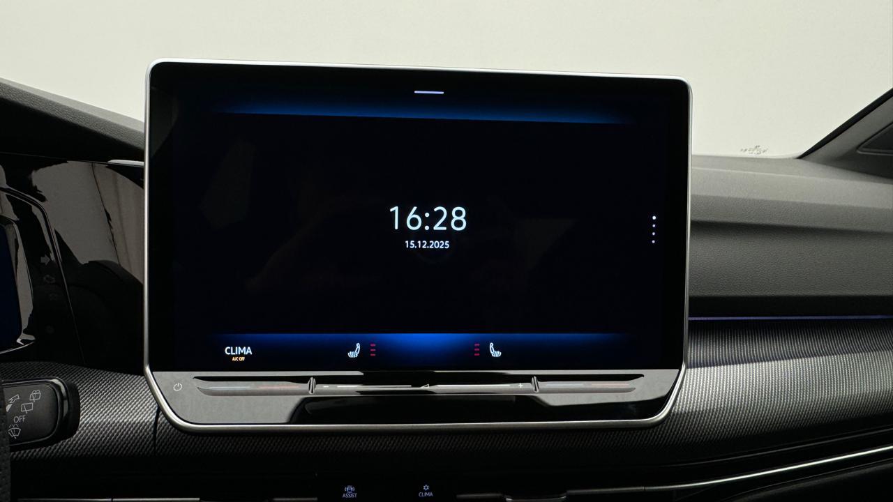 VW<br>Golf VIII 1.5 e TSI mHEV R-Line DSG