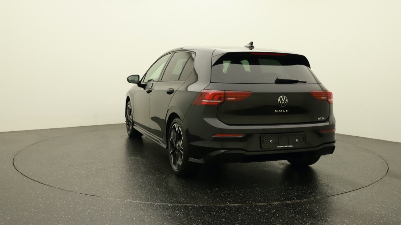 VW<br>Golf VIII 1.5 e TSI mHEV R-Line DSG