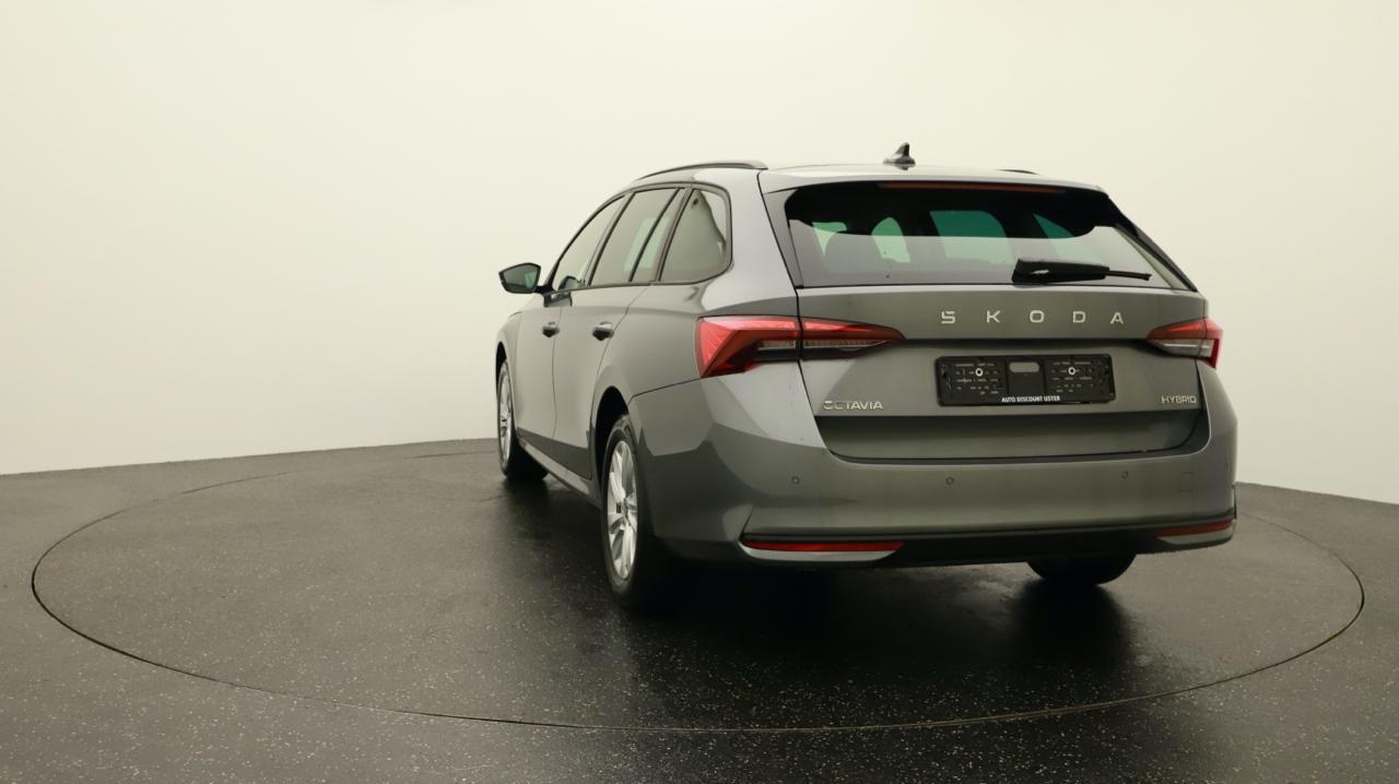 Skoda<br>Octavia Combi 1.5 TSI mHEV DSG Selection
