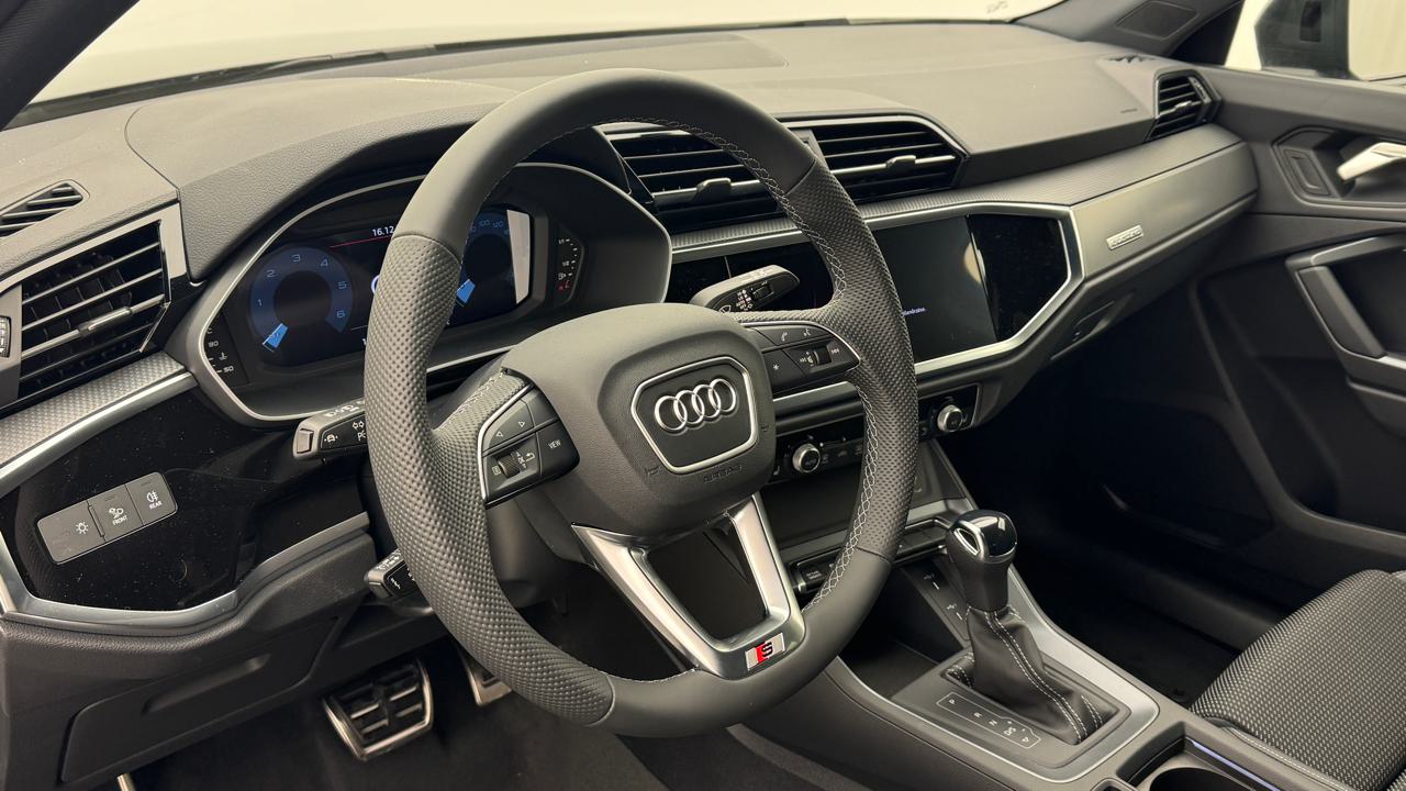 Audi<br>Q3 Sportback 40 TDI S line quattro S-tronic