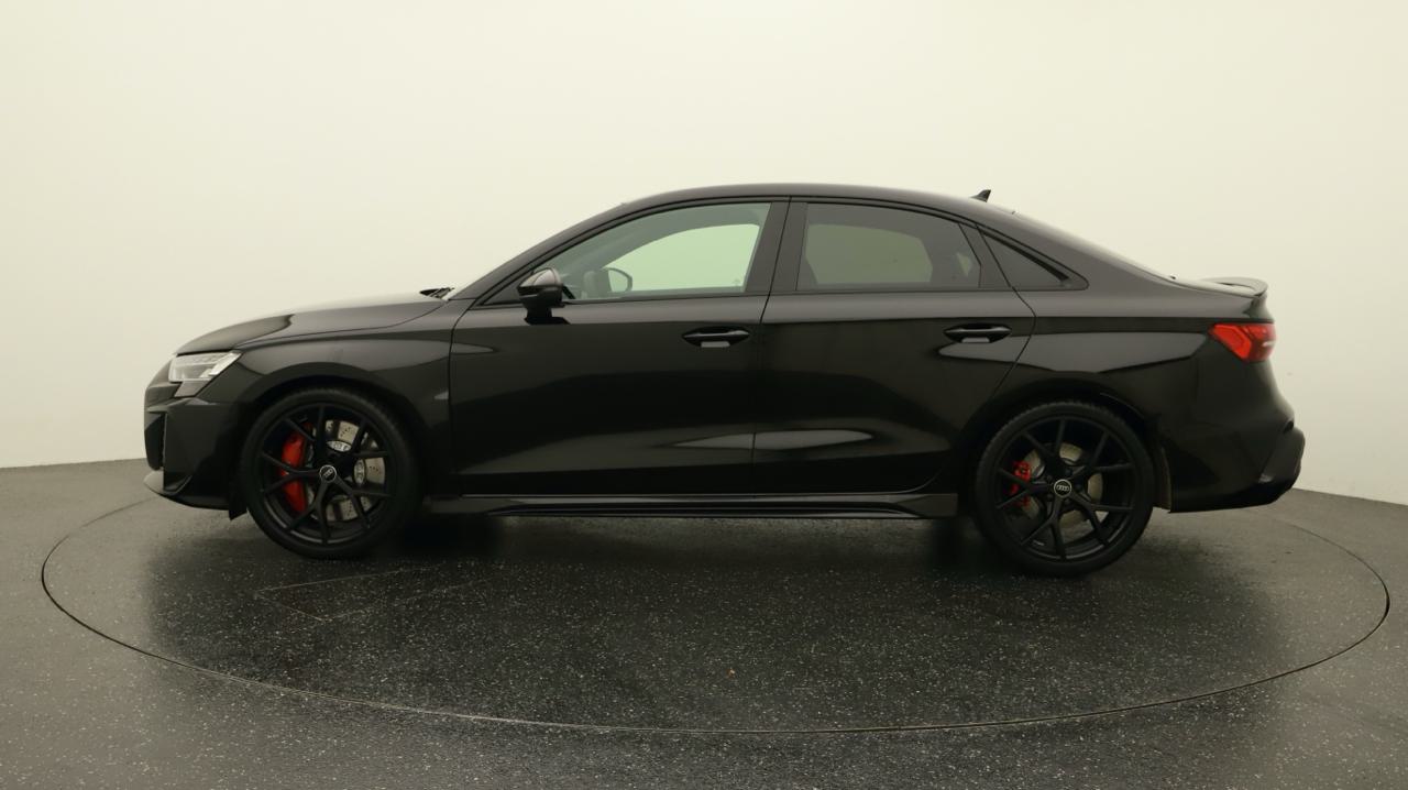 Audi<br>RS3 Limousine 2.5 TSI quattro S-tronic