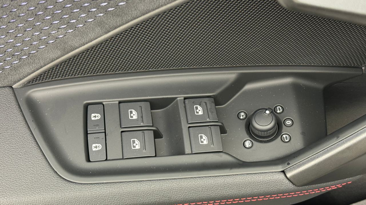 Audi<br>RS3 Sportback 2.5 TSI quattro S-tronic