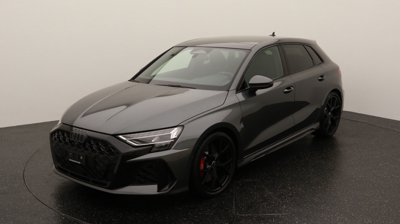 Audi<br>RS3 Sportback 2.5 TSI quattro S-tronic