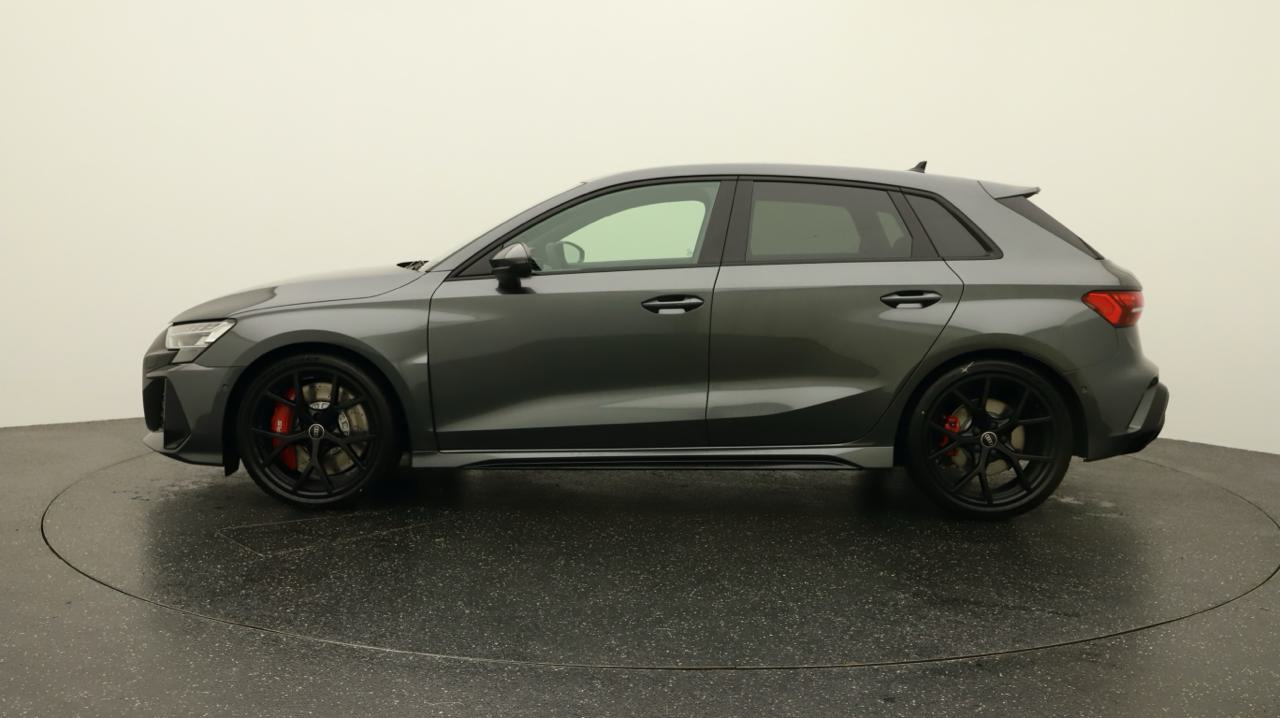 Audi<br>RS3 Sportback 2.5 TSI quattro S-tronic