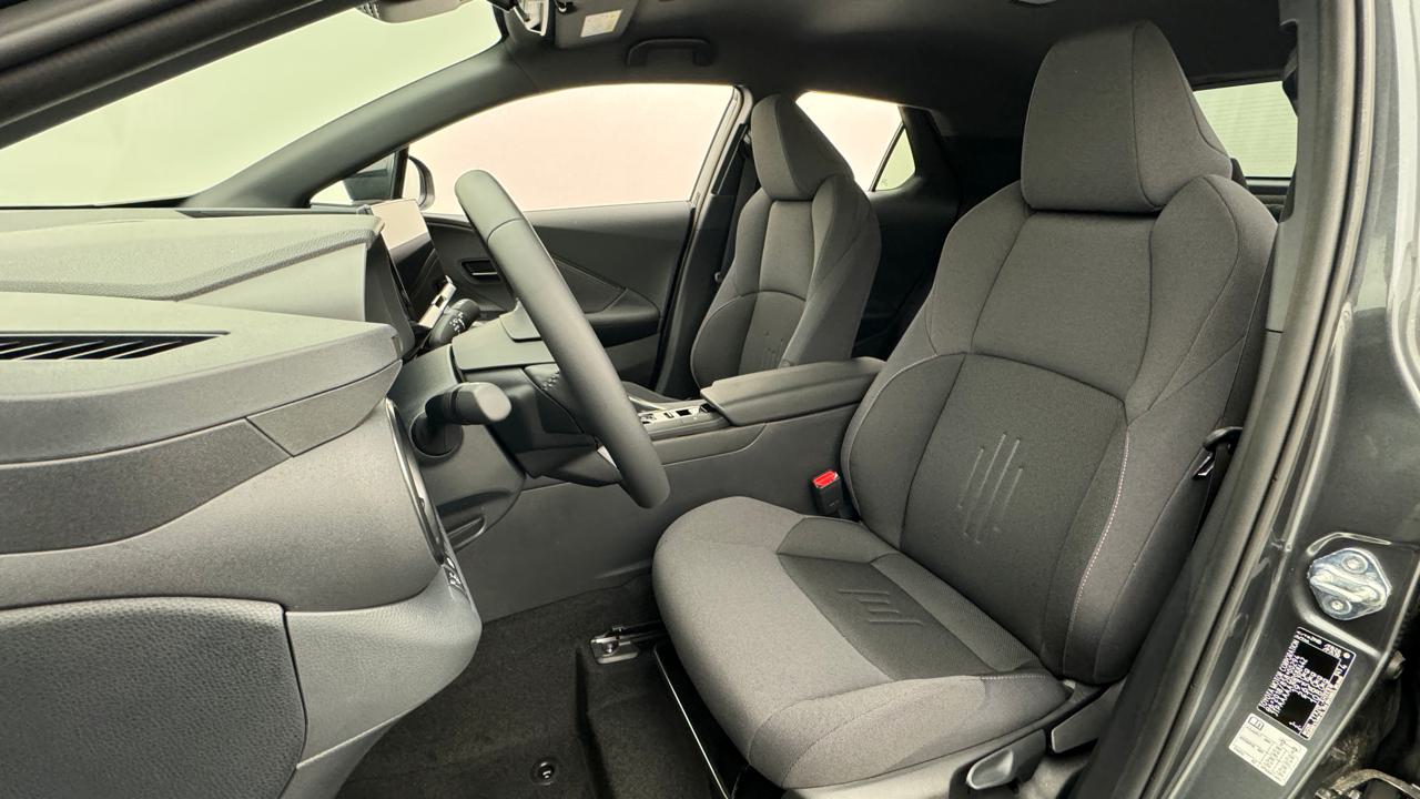 Toyota<br>C-HR 1.8 HSD CVT Sport