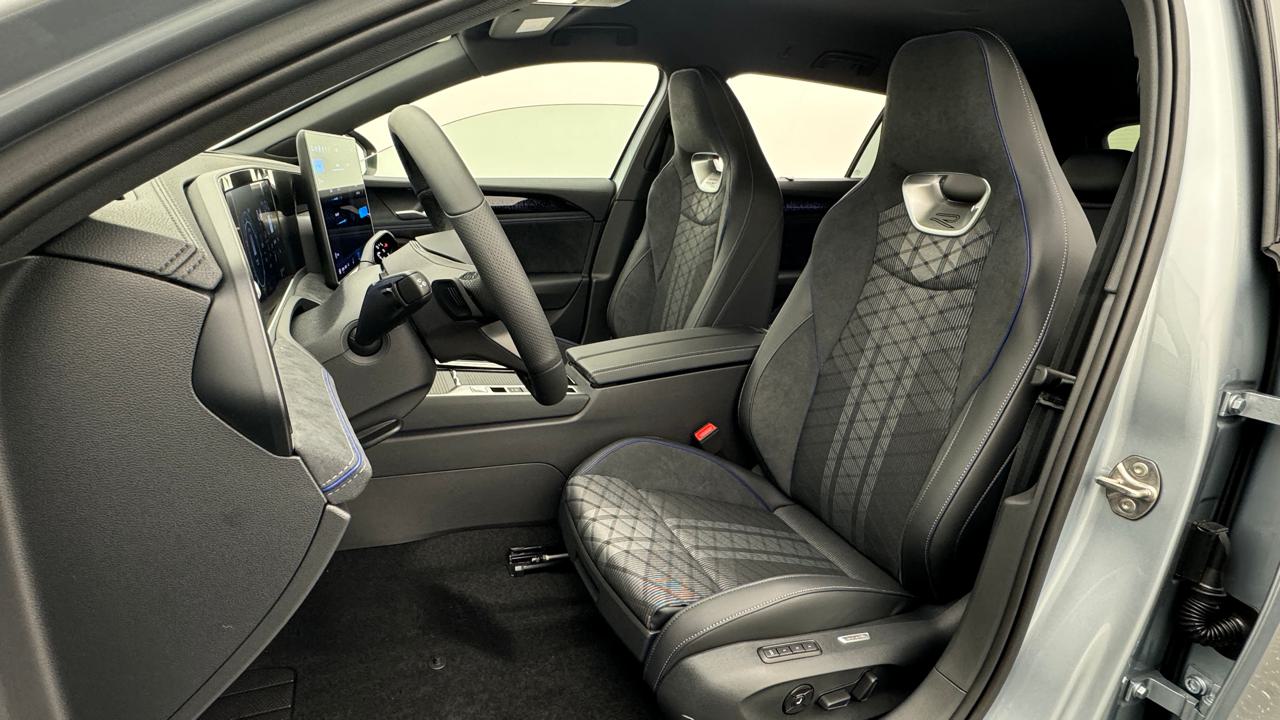 VW<br>Passat Variant 2.0 TSI evo4 R-Line 4 Motion DSG