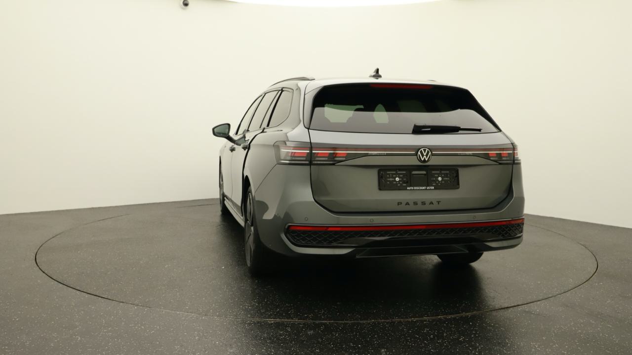 VW<br>Passat Variant 2.0 TDI evo R-Line 4 Motion DSG