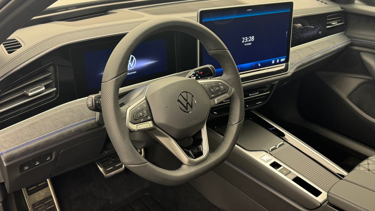 VW<br>Passat Variant 2.0 TDI evo R-Line 4 Motion DSG