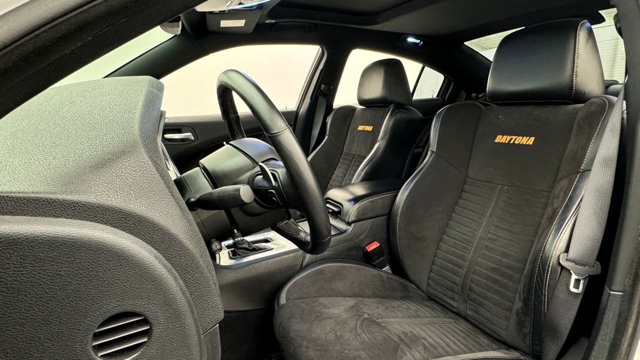 Dodge<br>Charger 5.7L V8 R/T Daytona