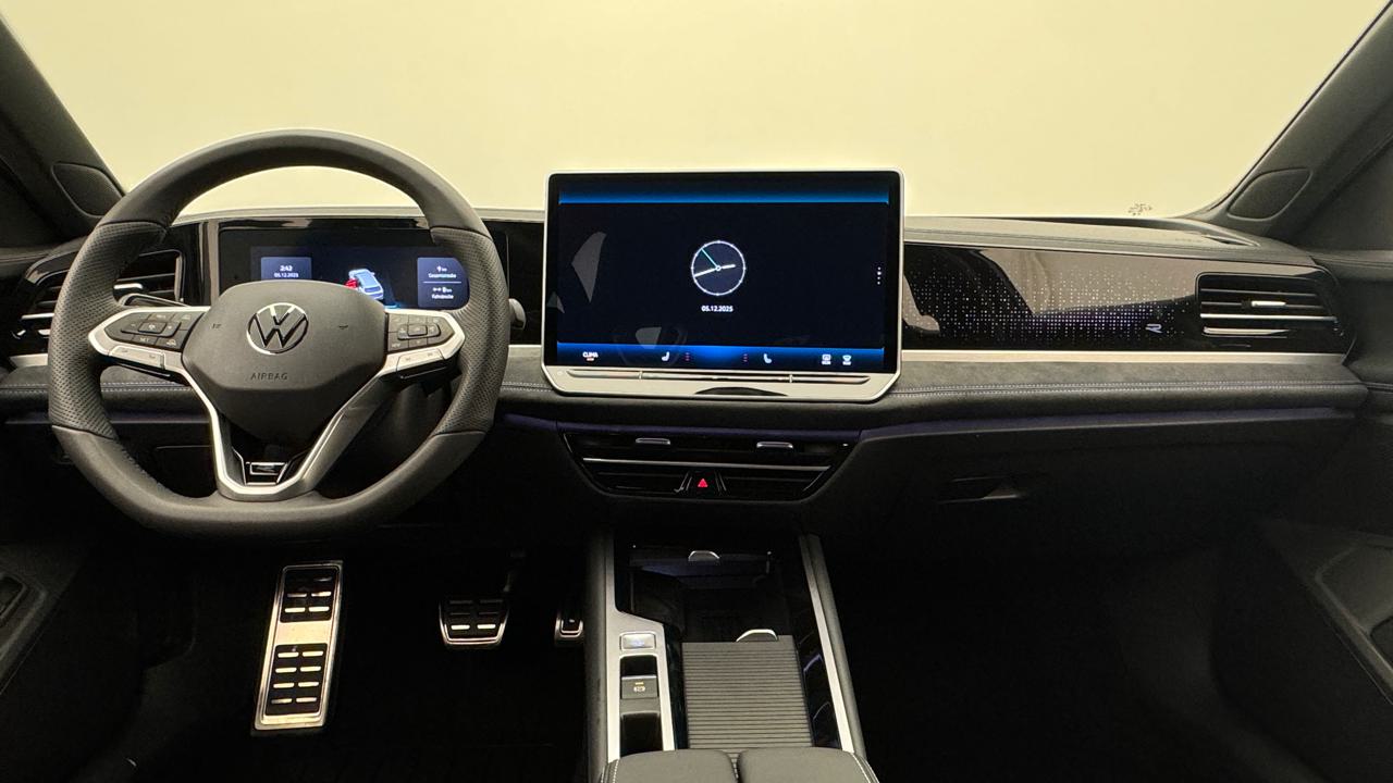 VW<br>Passat Variant 2.0 TSI evo4 R-Line 4 Motion DSG