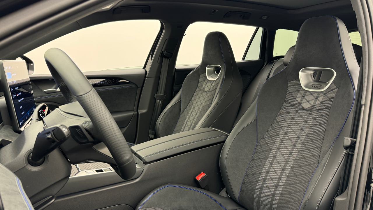 VW<br>Passat Variant 2.0 TDI evo R-Line 4 Motion DSG