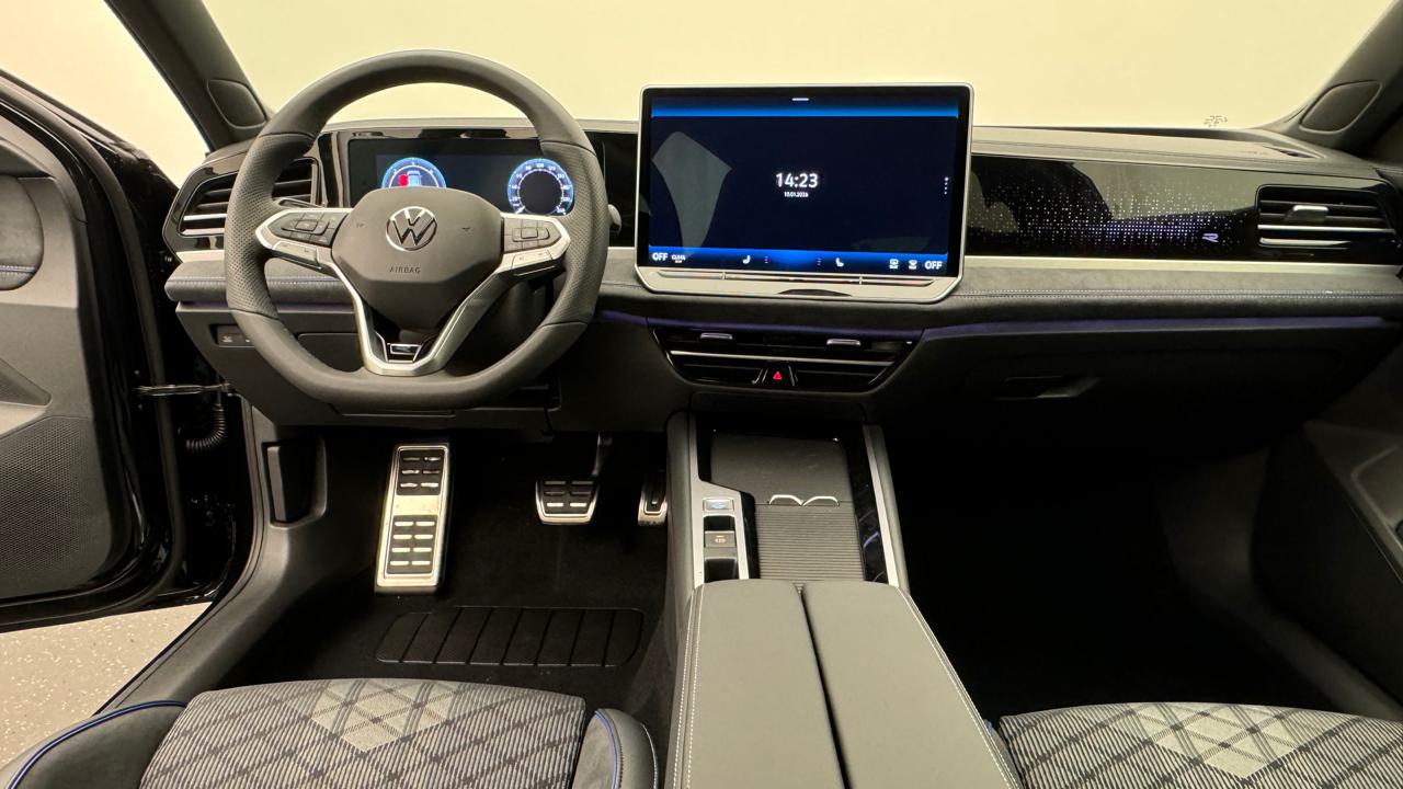 VW<br>Passat Variant 2.0 TDI evo R-Line 4 Motion DSG