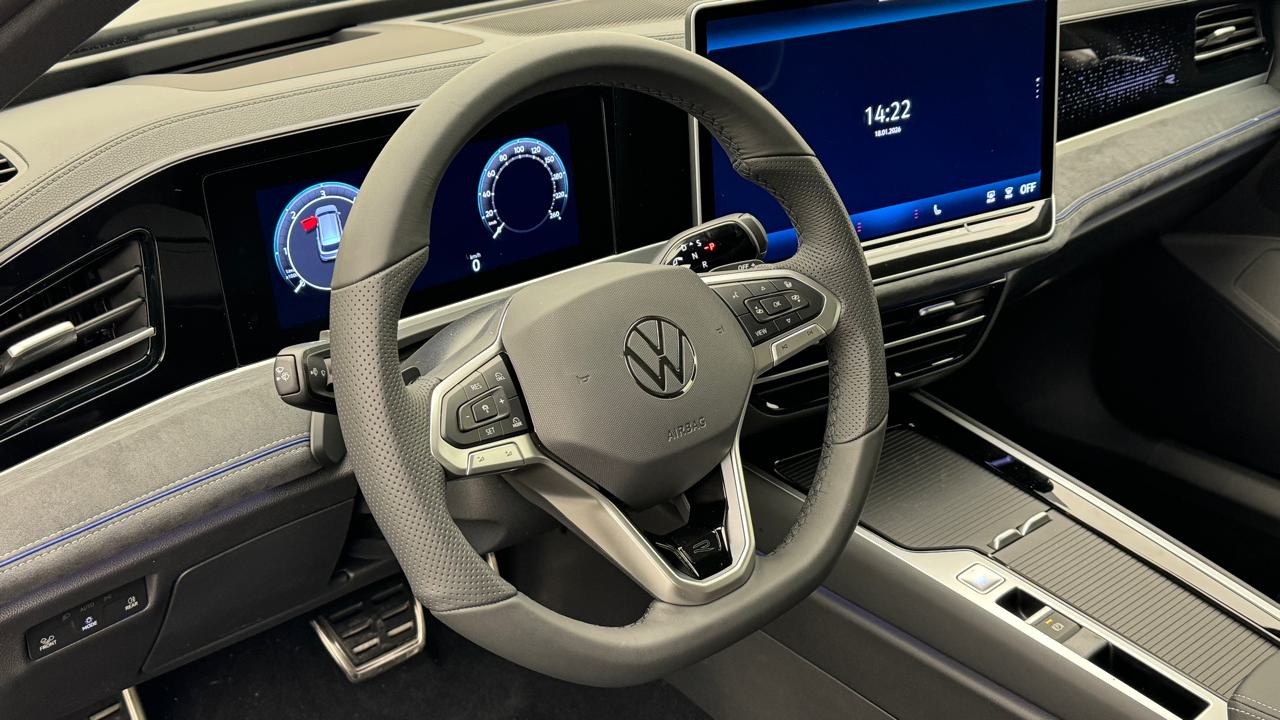 VW<br>Passat Variant 2.0 TDI evo R-Line 4 Motion DSG