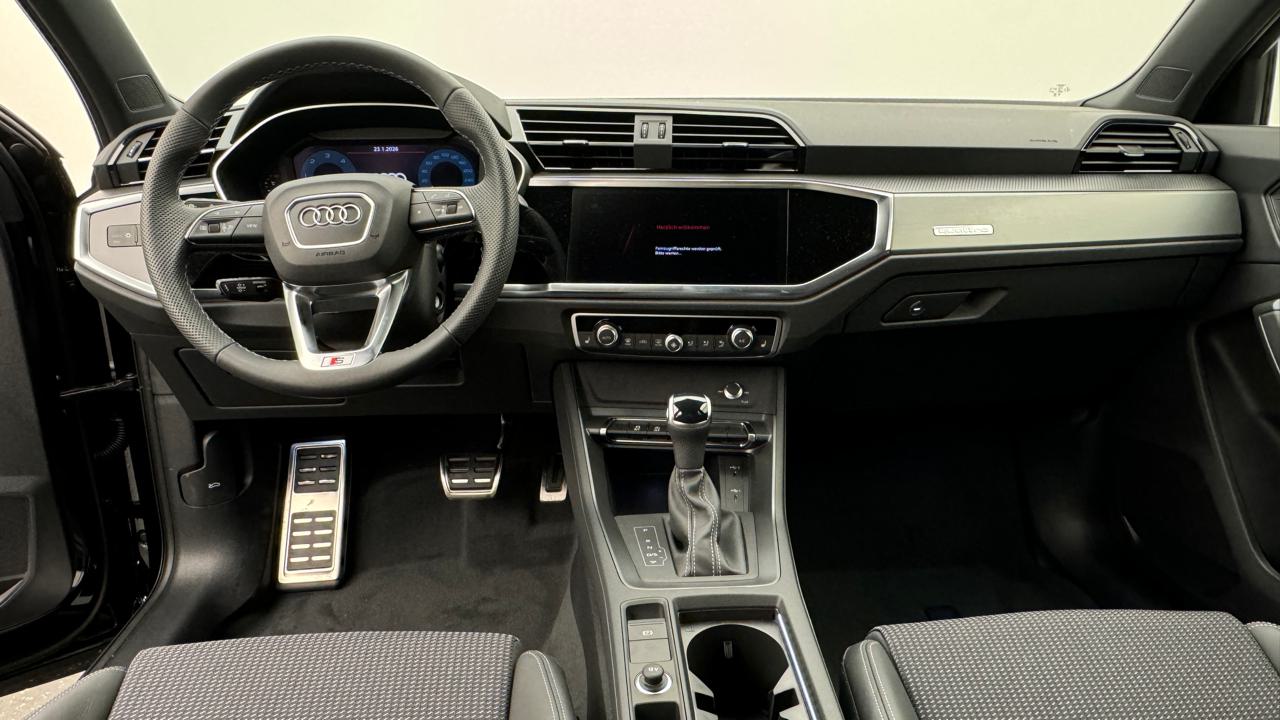 Audi<br>Q3 40 TDI S line quattro S-tronic
