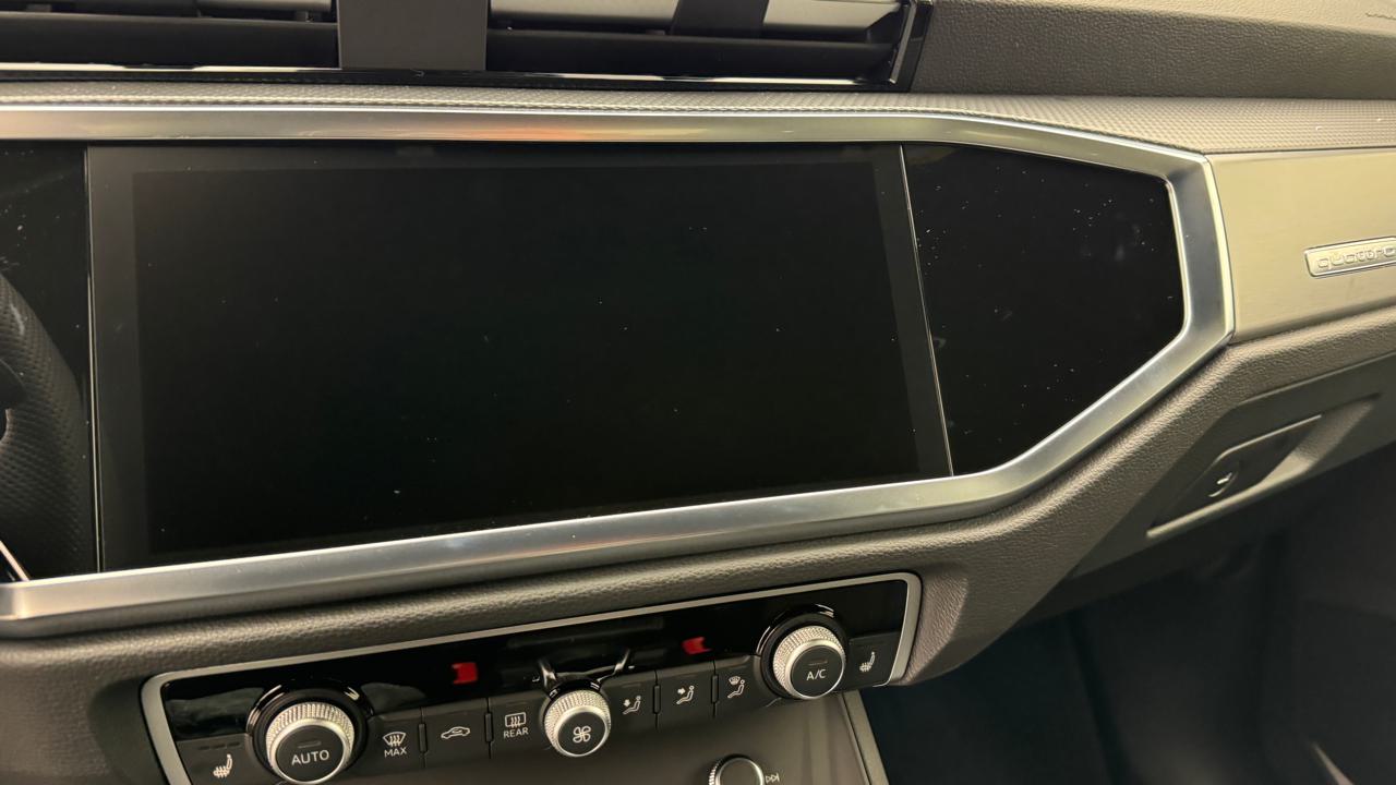 Audi<br>Q3 40 TDI S line quattro S-tronic