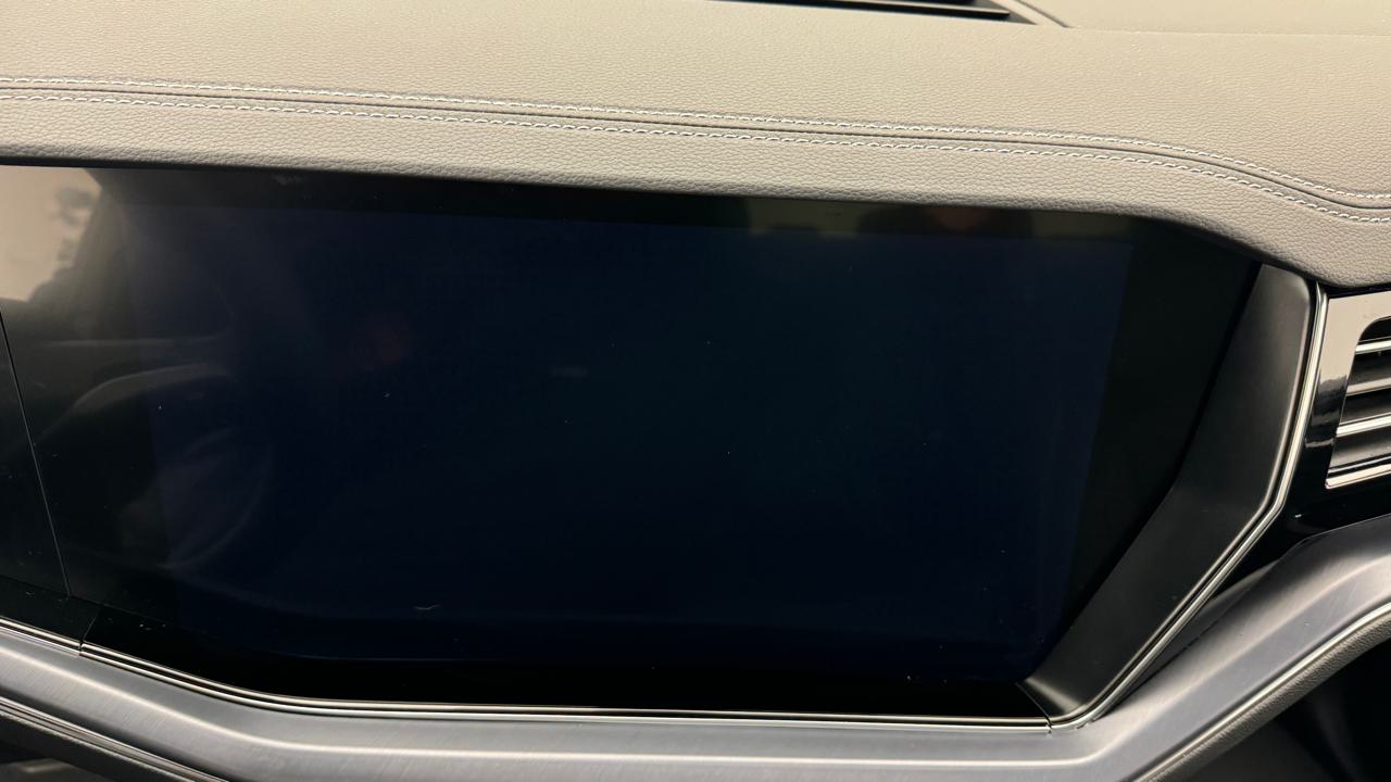 VW<br>Touareg 3.0 TDI R-Line Tiptronic