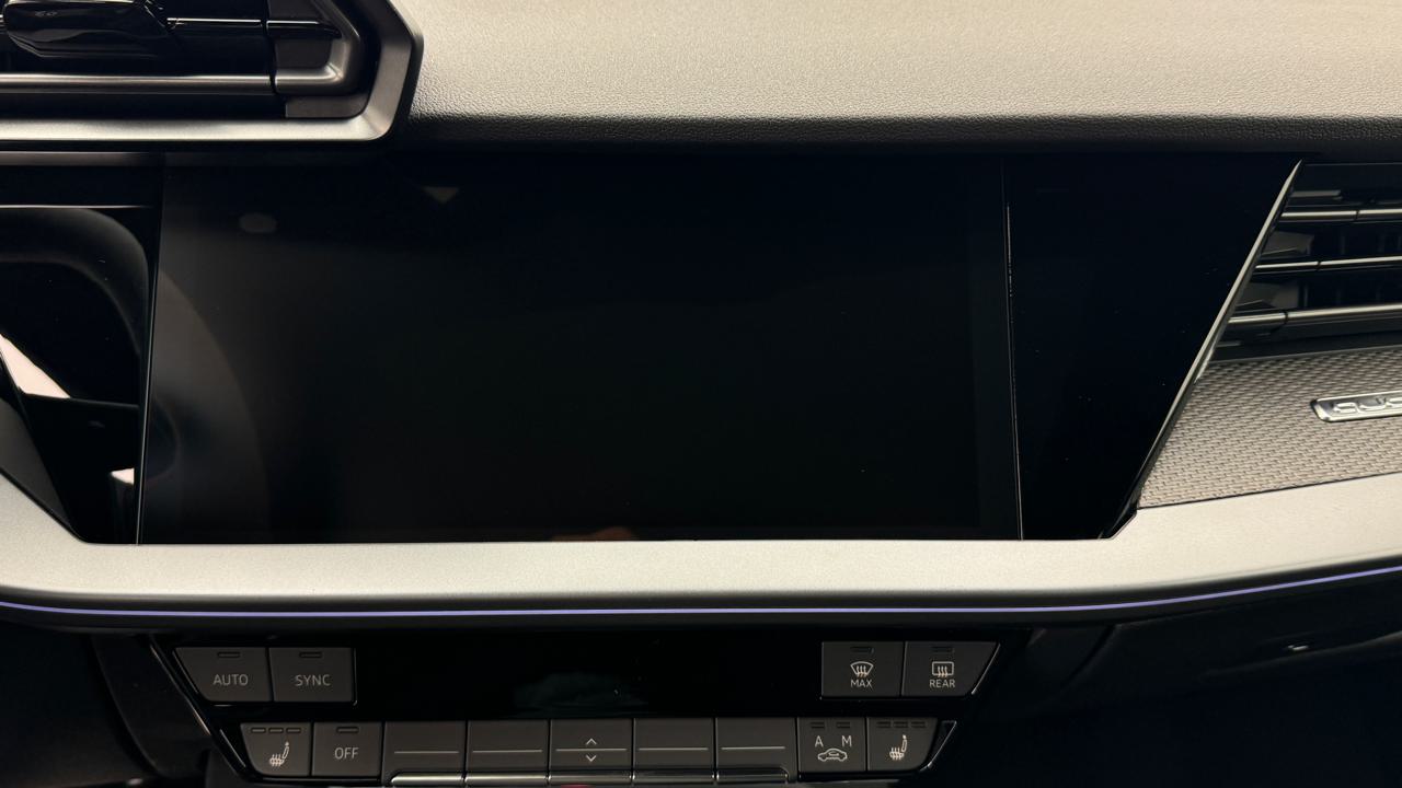 Audi<br>RS3 Limousine 2.5 TSI quattro S-tronic