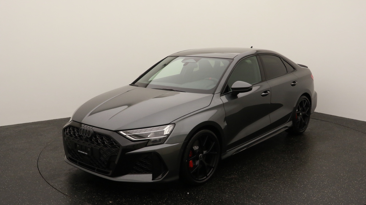 Audi<br>RS3 Limousine 2.5 TSI quattro S-tronic