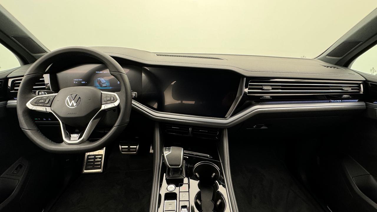 VW<br>Touareg 3.0 TDI R-Line Tiptronic