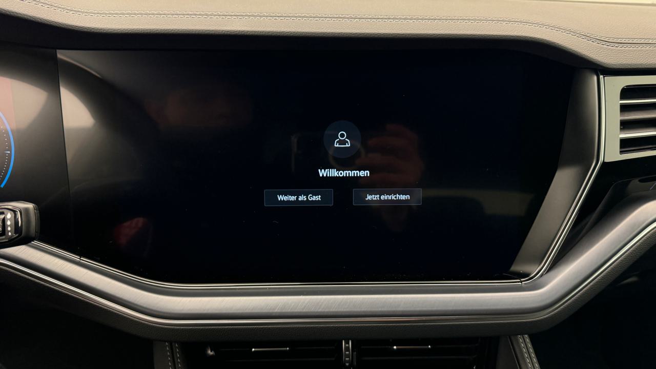 VW<br>Touareg 3.0 TDI R-Line Tiptronic