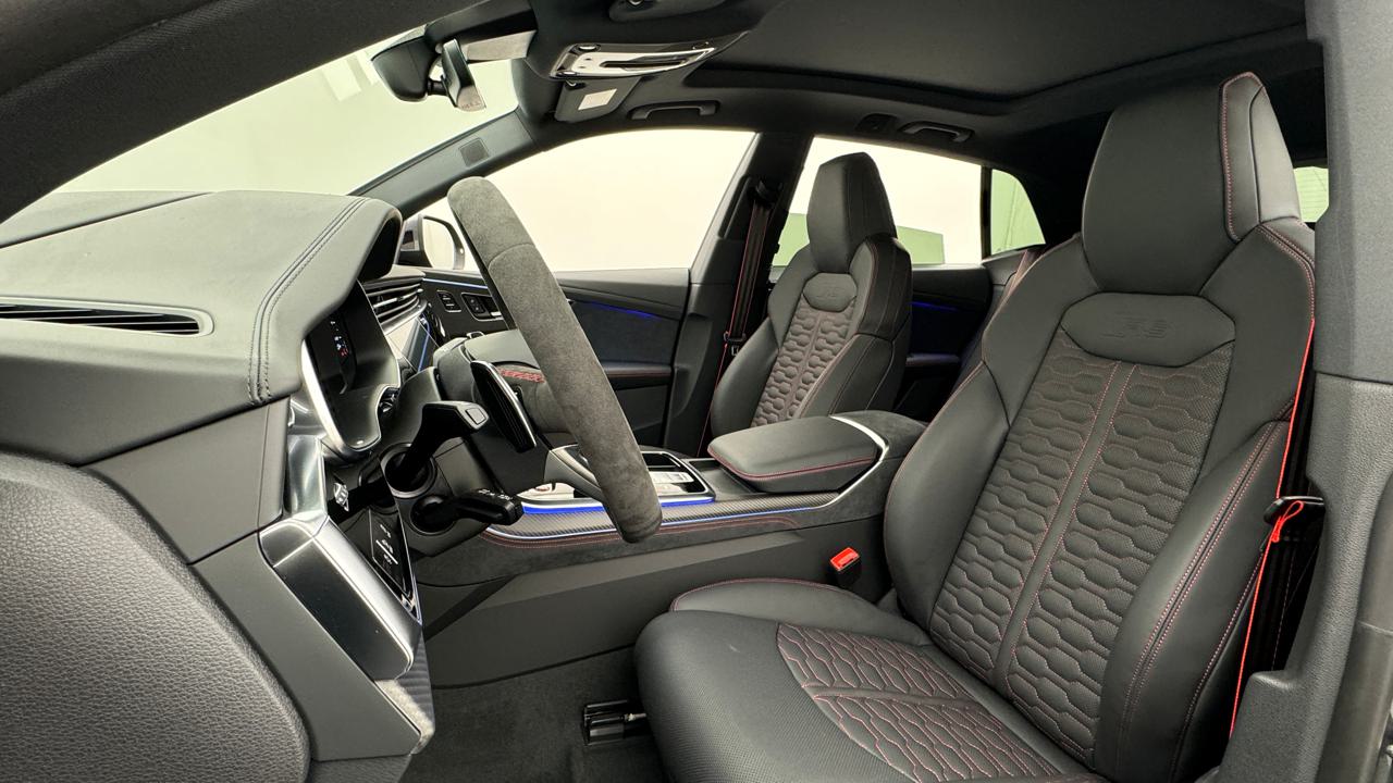 Audi<br>RSQ8 performance quattro 640PS