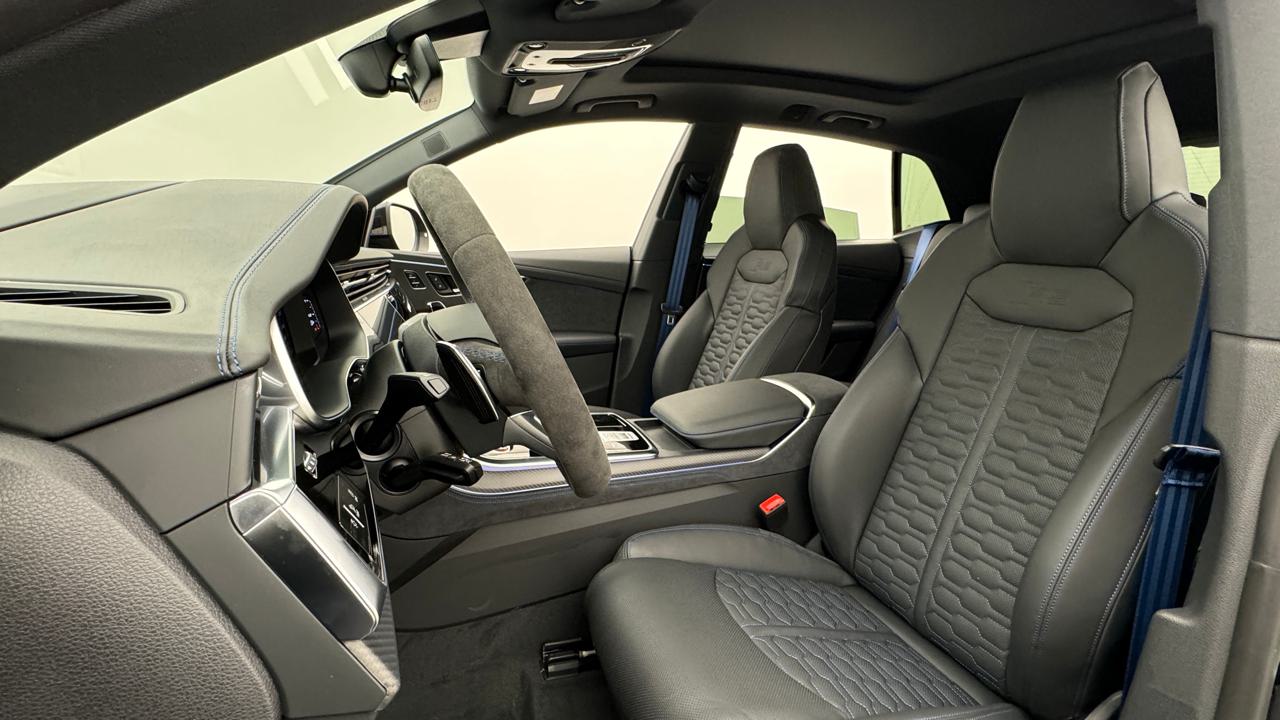 Audi<br>RSQ8 performance quattro 640PS