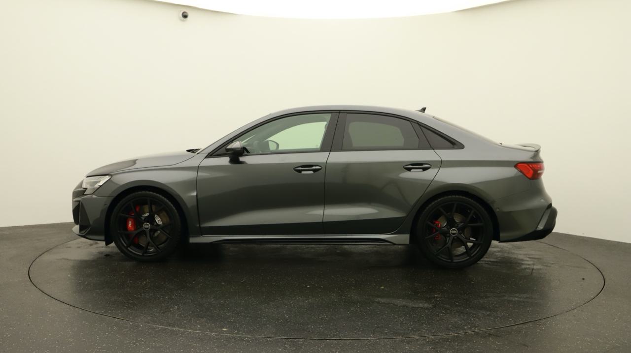 Audi<br>RS3 Limousine 2.5 TSI quattro S-tronic