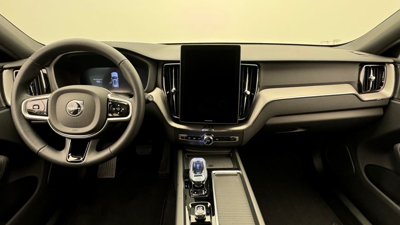 Volvo<br>XC60 B5 Benzin Mild Hybrid AWD Black Edition