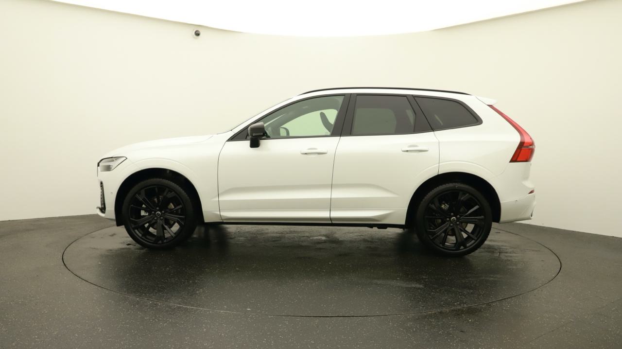 Volvo<br>XC60 B5 Benzin Mild Hybrid AWD Black Edition