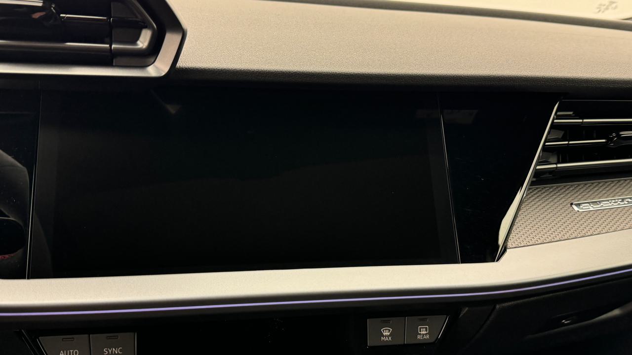 Audi<br>RS3 Limousine 2.5 TSI quattro S-tronic