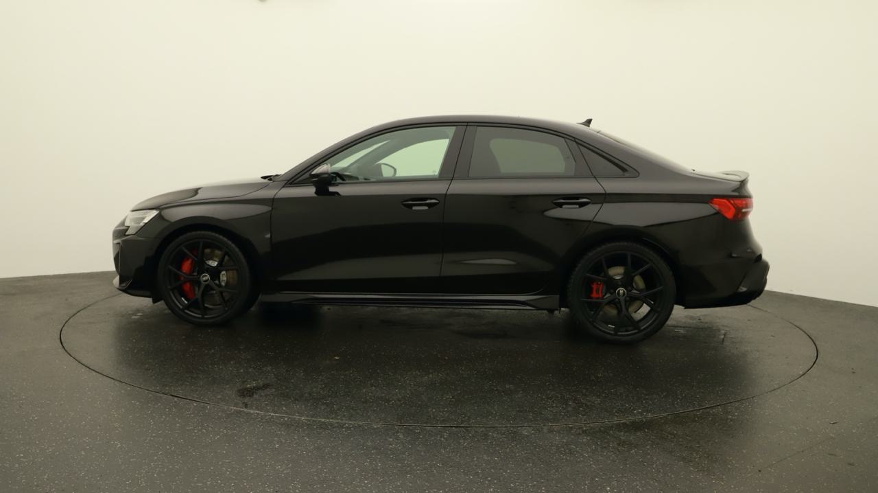 Audi<br>RS3 Limousine 2.5 TSI quattro S-tronic