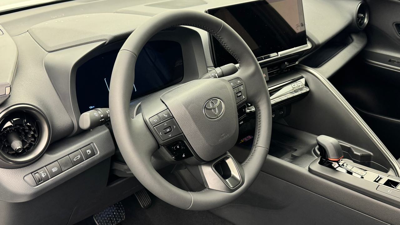 Toyota<br>C-HR 1.8 HSD CVT Sport