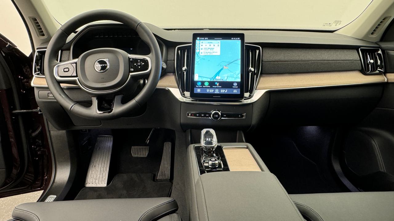 Volvo<br>XC90 T8 eAWD PluginHybrid Plus Dark Geartronic