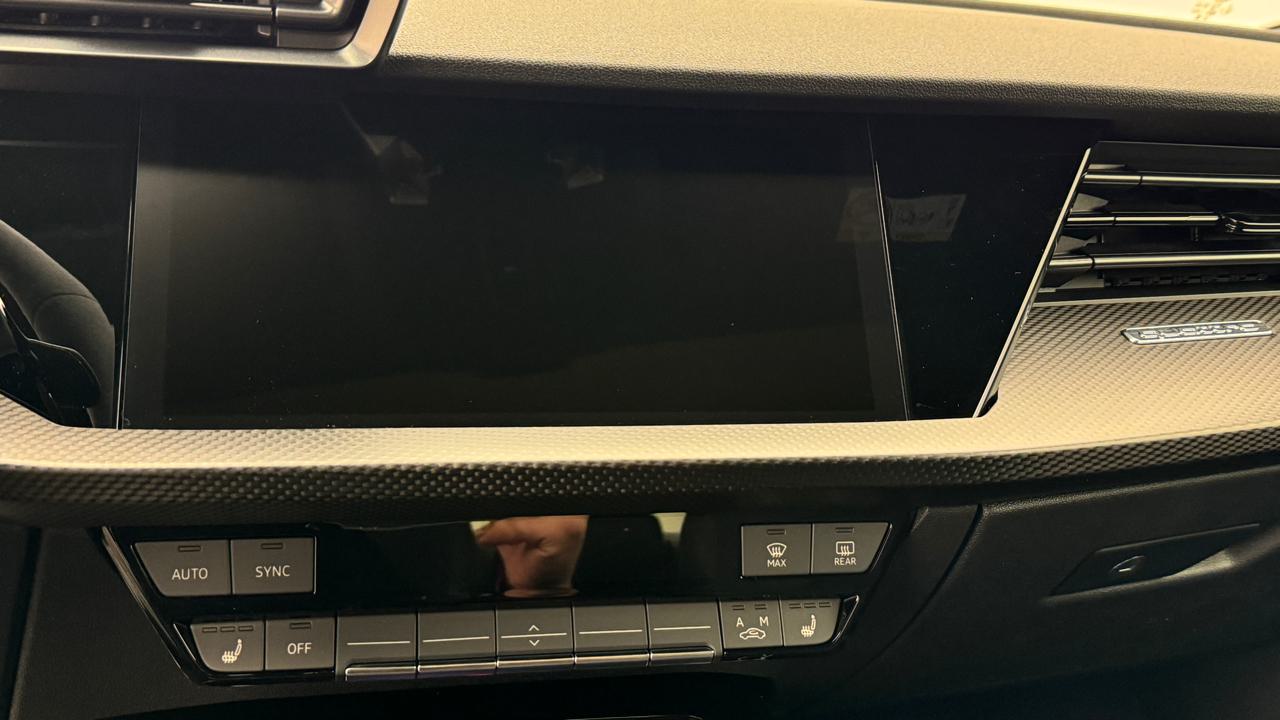 Audi<br>RS3 Limousine 2.5 TSI quattro S-tronic