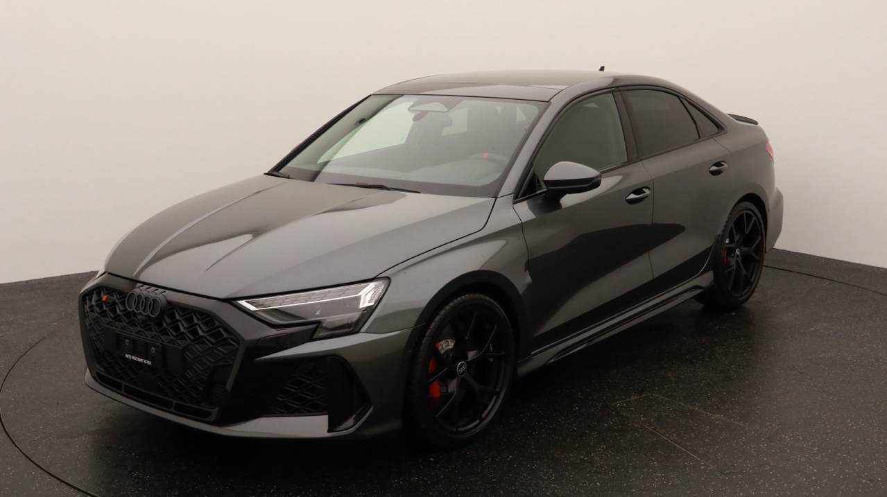 Audi<br>RS3 Limousine 2.5 TSI quattro S-tronic