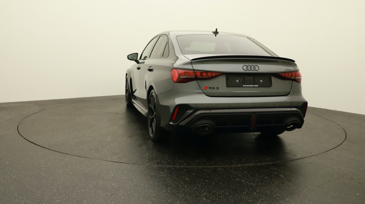 Audi<br>RS3 Limousine 2.5 TSI quattro S-tronic